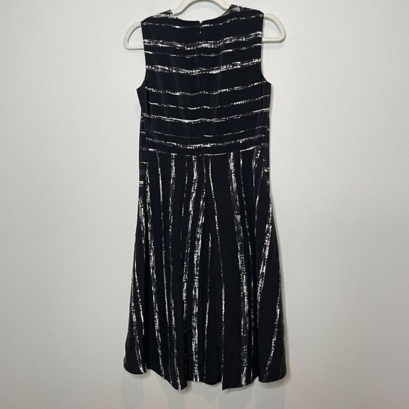 Vince 100% Silk Black Abstract Striped Shift Dress Size 2 - Picture 5 of 9